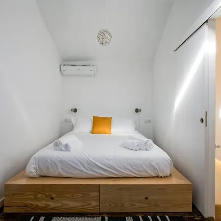Apartment 2 Bedroom With Ac Next To Avenida Da Liberdade Lisbon